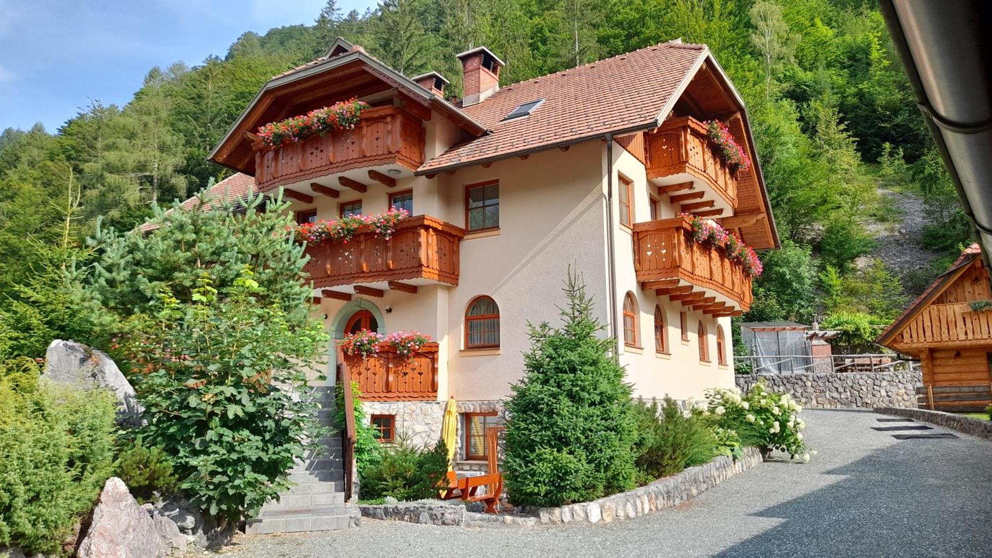 Apartma in Bungalov Jezerci Gozd Martuljek Exterior foto
