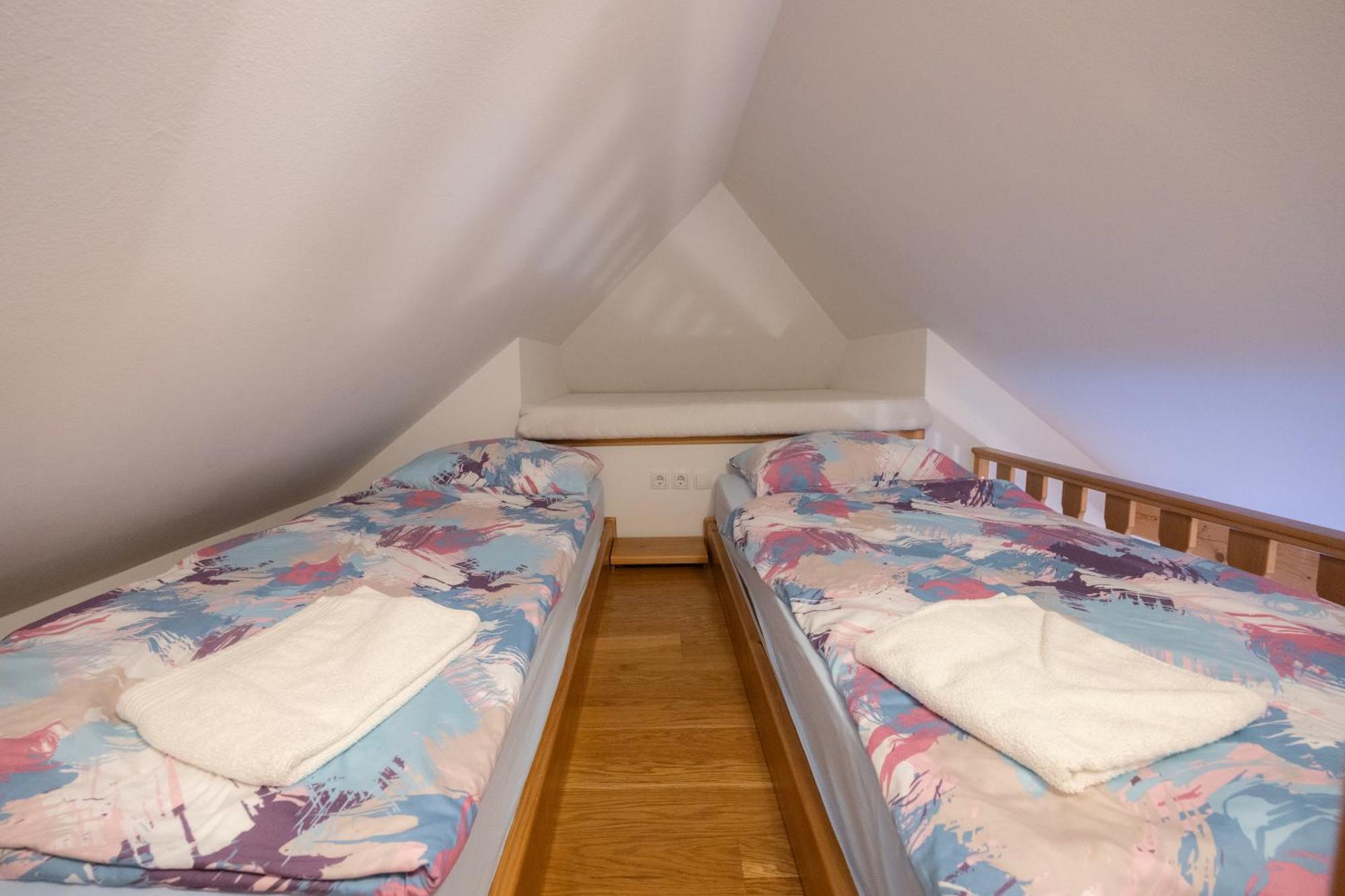 Apartma in Bungalov Jezerci Gozd Martuljek Exterior foto